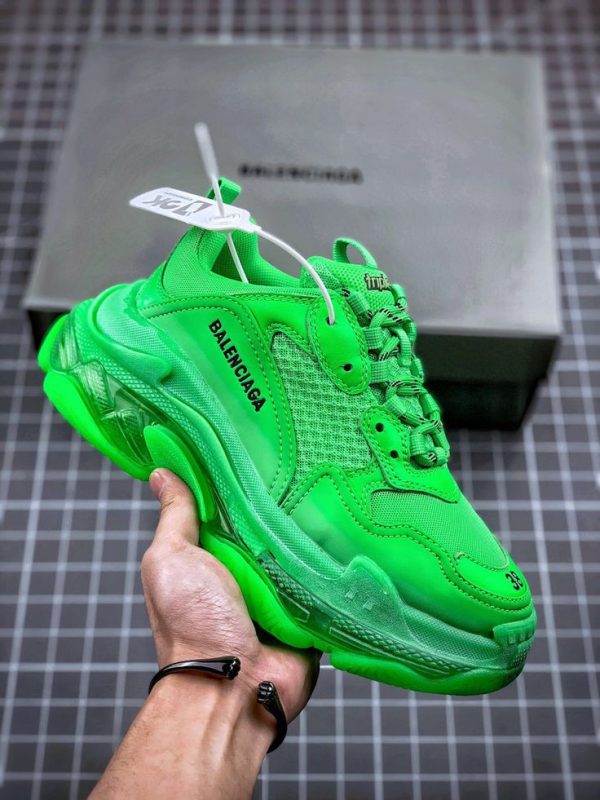 بالنسیاگا تریپل اس سبز Balenciaga triple s green