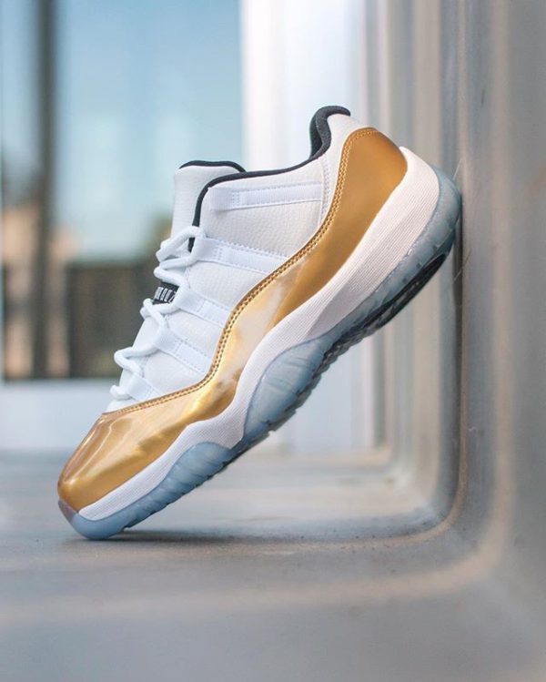 نایک ایر جردن ۱۱ بدون ساق سفید طلایی Nike air jordan 11 low white and gold