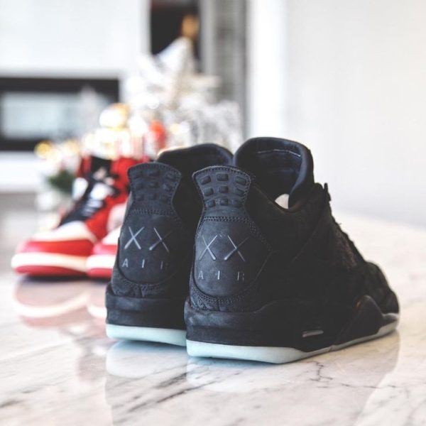 نایک ایر جردن ۴ کواز مشکی Nike air Jordan 4 kaws black suede - Image 2