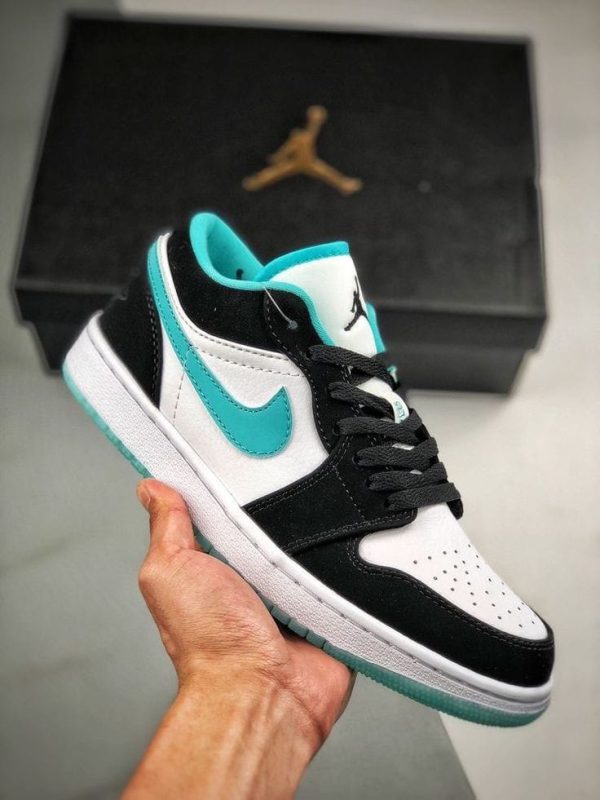 نایک ایر جردن ۱ بدون ساق سفید فیروزه‌ای Nike air Jordan 1 low white and cyan