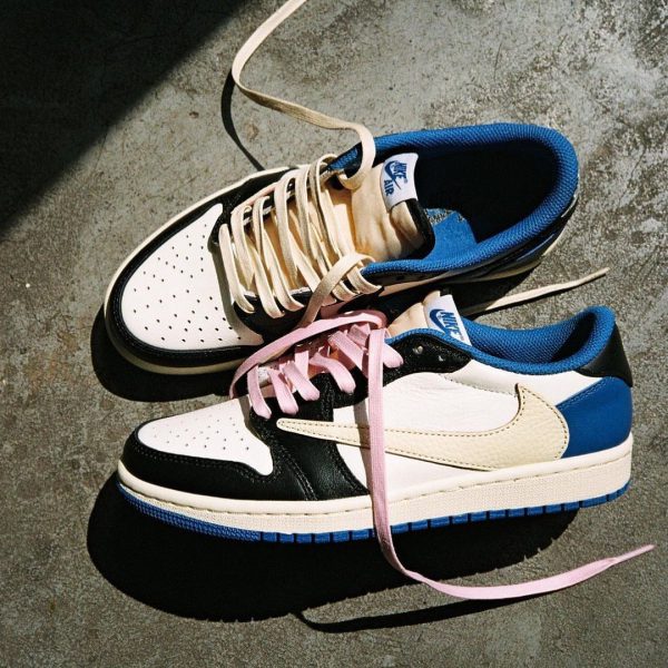 نایک ایر جردن ۱ بدون ساق تراویس اسکات آبی Nike air jordan 1 low travis Scott fragment blue - Image 2