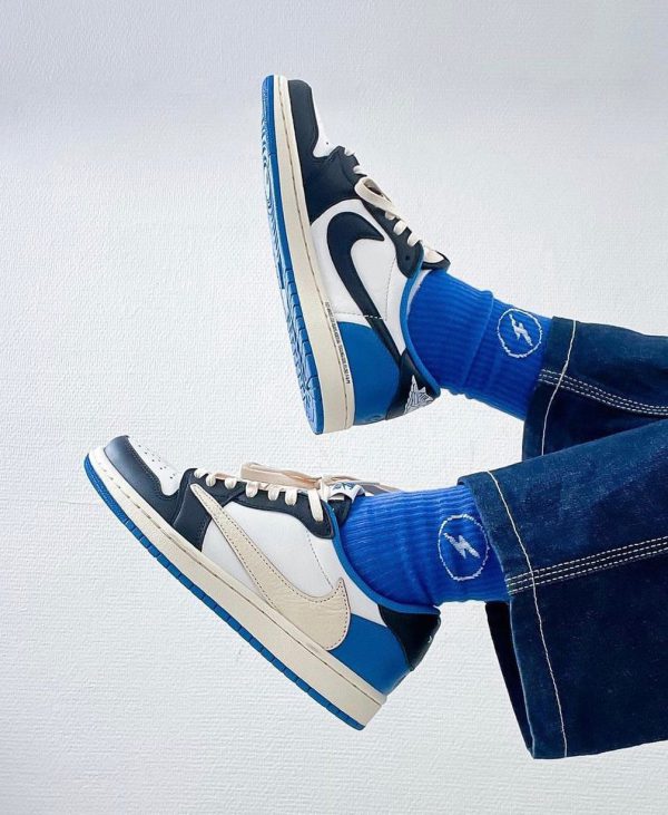 نایک ایر جردن ۱ بدون ساق تراویس اسکات آبی Nike air jordan 1 low travis Scott fragment blue