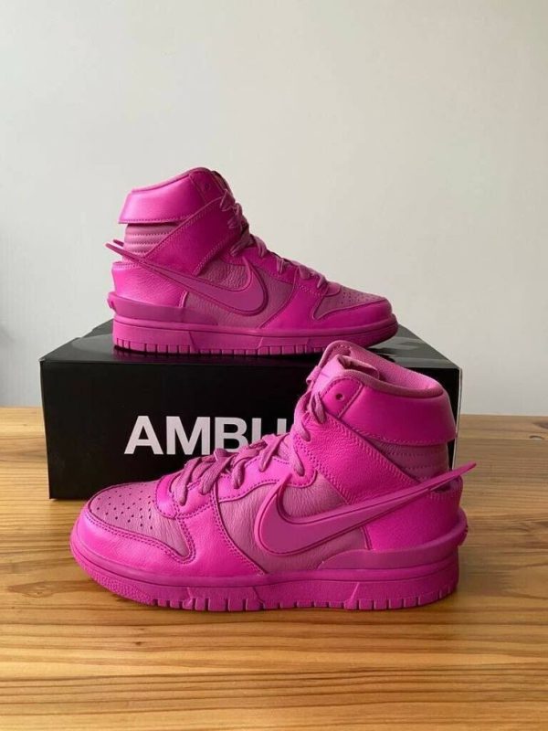 نایک اس بی دانک ساقدار آمبوش سرخابی Nike sb dunk high AMBUSH magenta