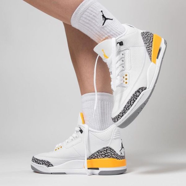 نایک ایر جردن ۳ رترو سفید زرد Nike air jordan 3 retro white and yellow