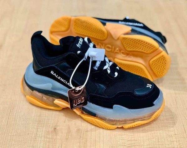 بالنسیاگا تریپل اس مشکی کف زرد Balenciaga triple s black and yellow