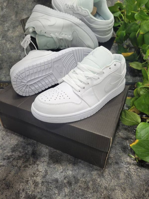 نایک ایر جردن ۱ بدون ساق تمام سفید Nike air jordan 1 low white - Image 2