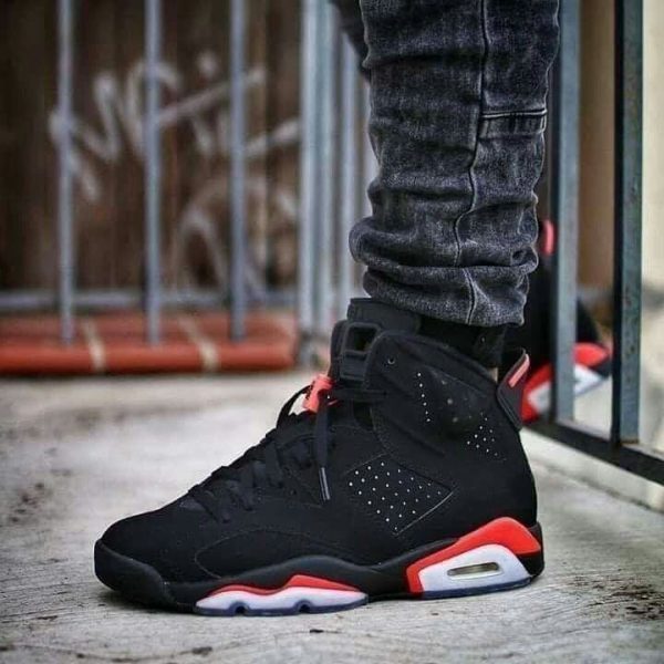 نایک ایر جردن ۶ رترو مشکی قرمز Nike air jordan 6 retro black and red