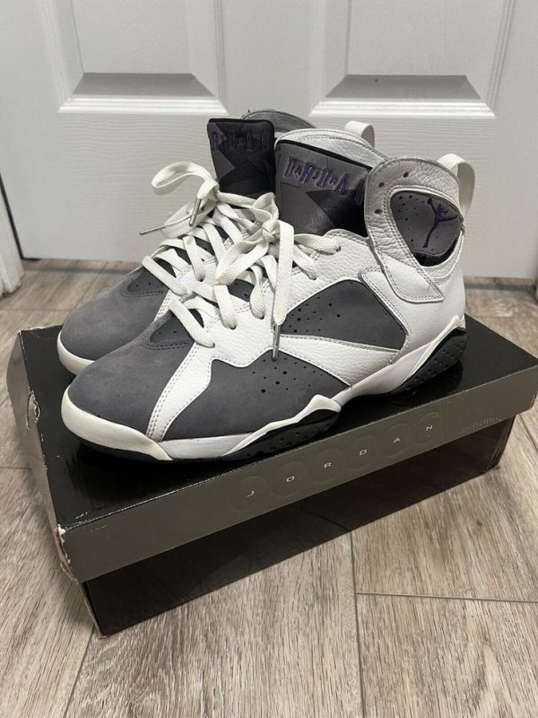 نایک ایر جردن ۷ رترو سفید طوسی تیره Nike air jordan 7 retro white and dark grey