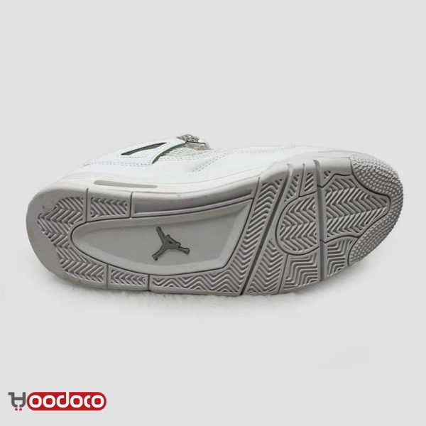 کتانی نایک ایر جردن ۴ متالیک سفید نقره‌ای Nike air Jordan 4 metallic white and silver