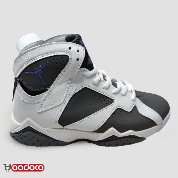 کتانی نایک ایر جردن ۷ رترو سفید طوسی تیره Nike air jordan 7 retro white and dark grey