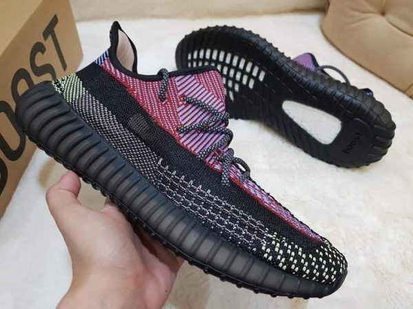 آدیداس یزی بوست ۳۵۰ تمام شب نما مشکی زرشکی Adidas yeezy boost 350 black black light