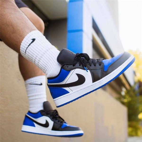 نایک ایر جردن ۱ بدون ساق آبی تو Nike air Jordan 1 low blue toe