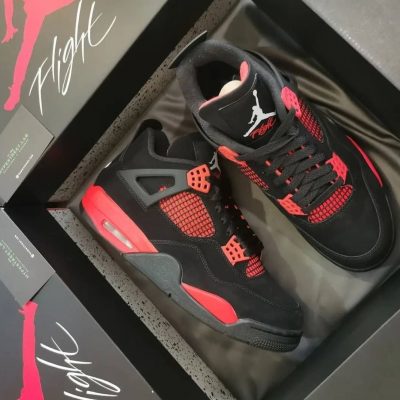 بزودی! ( پیش خرید از طریق واتساپ یا تلگرام 09178830512 ) Nike air jordan 4 red black