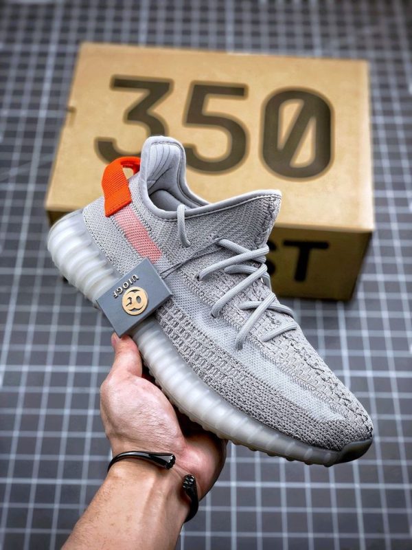 آدیداس یزی بوست ۳۵۰ وی۲ طوسی پشت نارنجی Adidas yeezy boost 350 v2 grey tile light