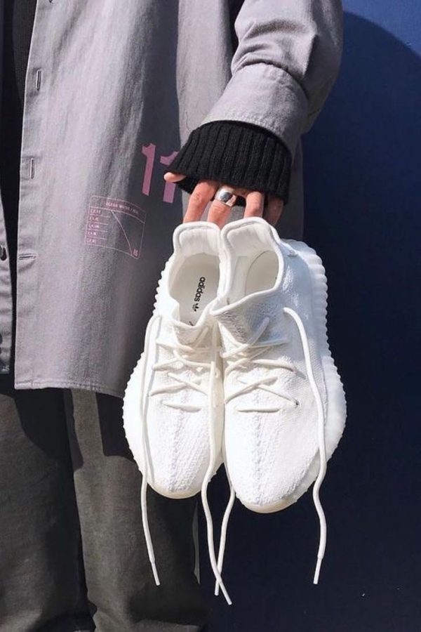 آدیداس یزی بوست ۳۵۰ وی۲ سفید Adidas yeezy boost 350 v2 white