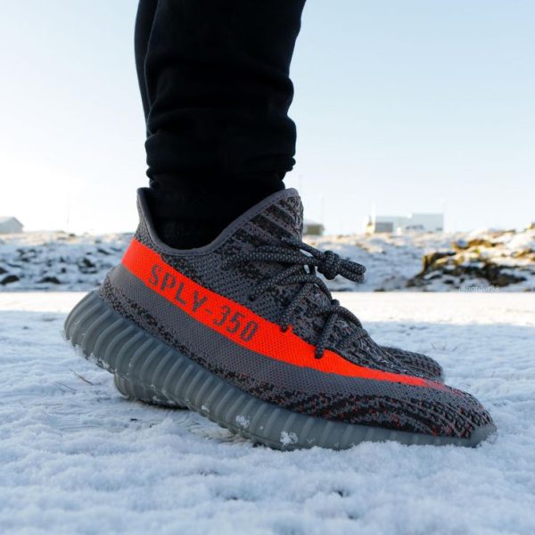 آدیداس یزی بوست ۳۵۰ وی۲ طوسی خط نارنجی Adidas yeezy boost 350 v2 grey and orange