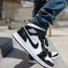 نایک ایر جردن ۱ کاربن فیبر مشکی سفید Nike air jordan 1 carbon fiber