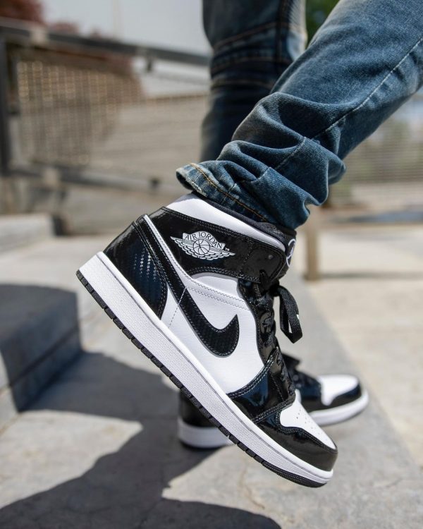 نایک ایر جردن ۱ کاربن فیبر مشکی سفید Nike air jordan 1 carbon fiber