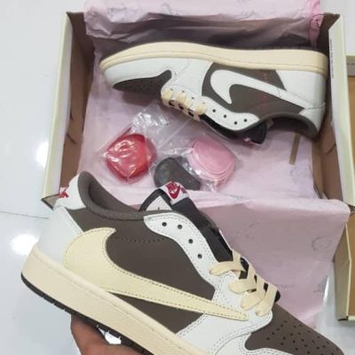 Nike air jordan 1 low travis scott brown جردن 1 بدون ساق تراویس اسکات قهوه ای