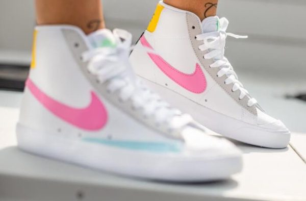 Nike blazer mid 77 white pink glow نایک بلازر نیم ساق 77 سفید صورتی