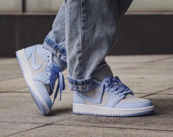 نایک ایر جردن ۱ بدون ساق یونیورسیتی طوسی آبی Nike air jordan 1 low university grey blue