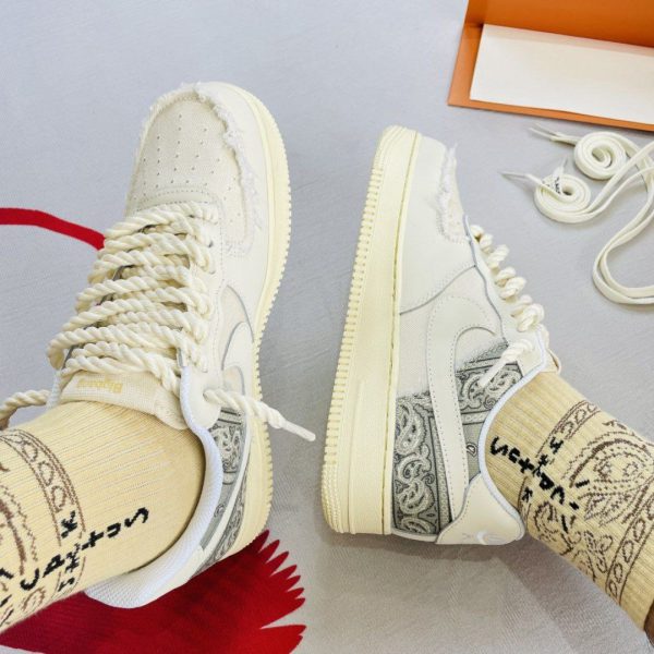 نایک ایر فورس ۱ بدون ساق کرمی تانگ Nike air force 1 day thung