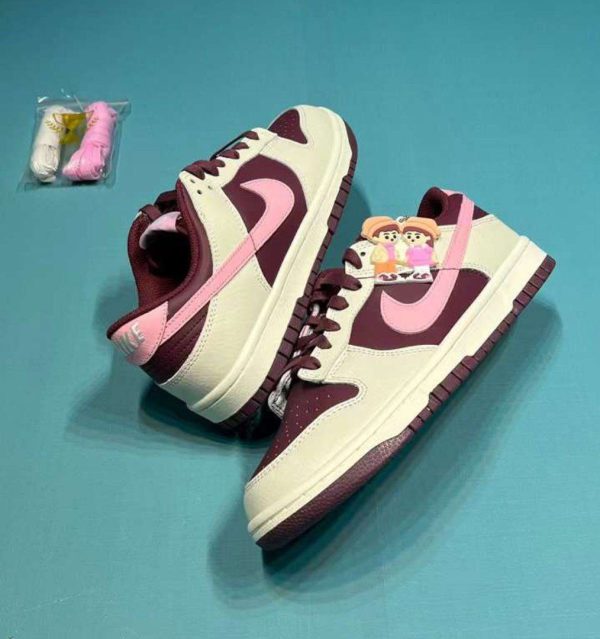 نایک اس بی دانک بدون ساق ولنتاین  Nike sb dunk low valentine's day