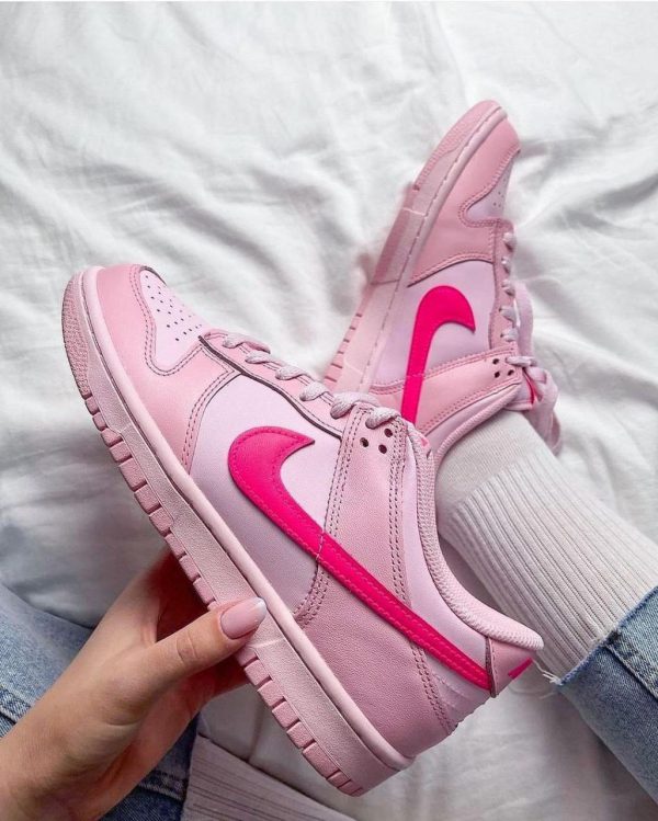 نایک اس بی دانک بدون ساق تریپل صورتی Nike sb dunk low Triple Pink