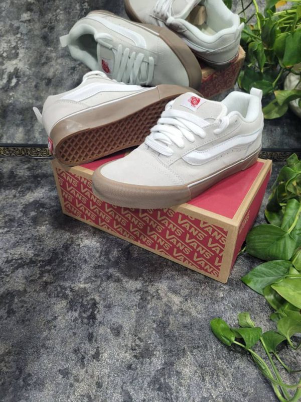 ونس اولد اسکول کی ان یو سفید قهوه ای Vans knu skool white and gum - Image 4