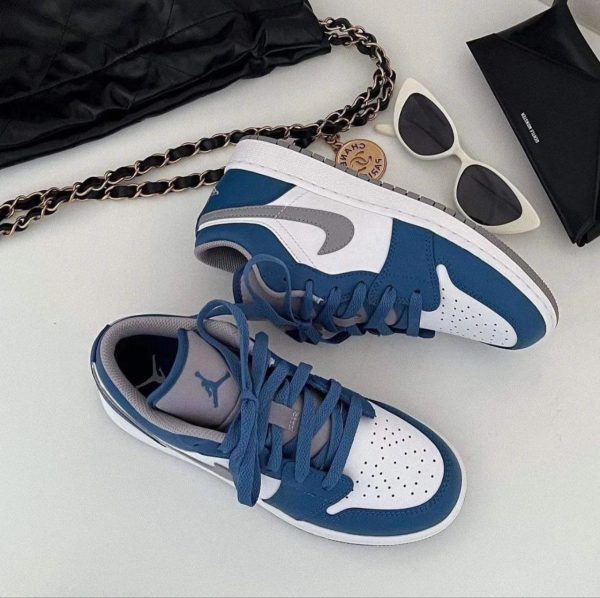 نایک ایر جردن ۱ بدون ساق ترو آبی خاکستری Nike air jordan 1 low True Blue