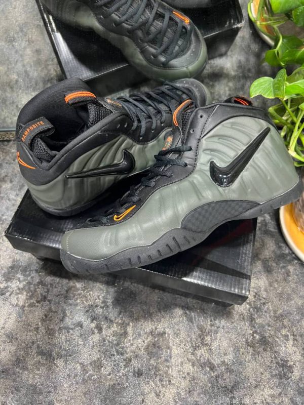 نایک ایر فامپوزیت مشکی سبز  Nike air foamposite black and green - Image 2