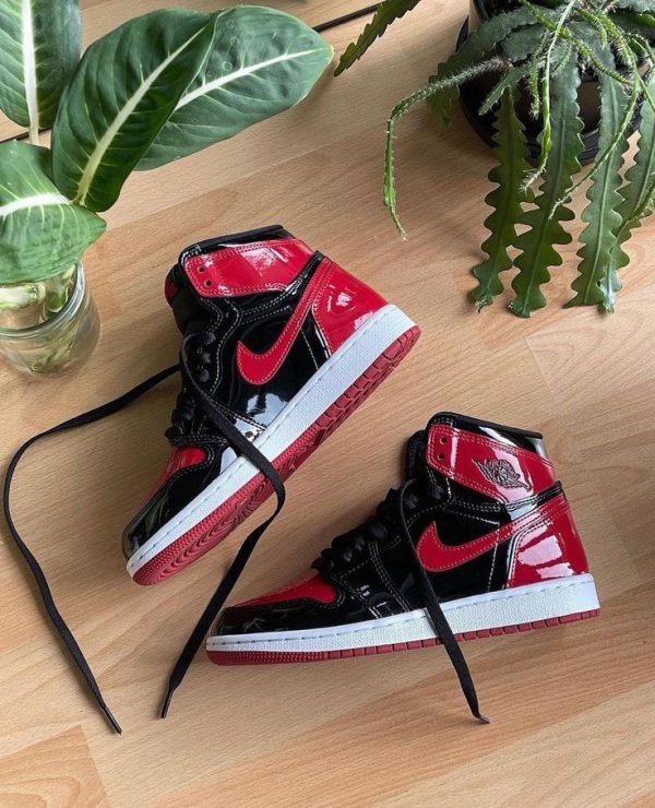 کتونی بچه گانه نایک ایر جردن ۱ ساقدار ورنی مشکی قرمز Nike air jordan 1 high