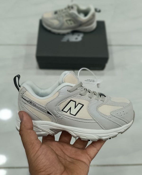 کتونی بچه گانه نیوبالانس ۵۳۰ کرمی New Balance 530 - Image 2