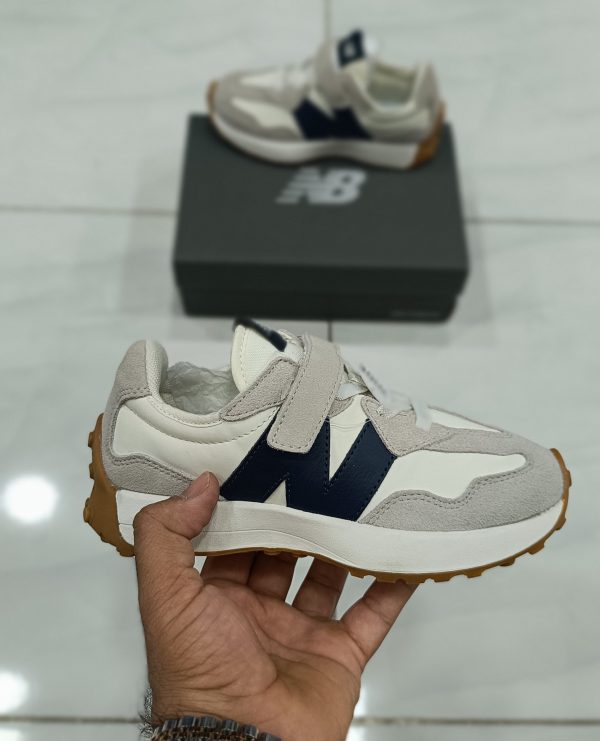 کتونی بچه گانه نیوبالانس ۳۲۷ کرمی سورمه ای New Balance 327 - Image 2