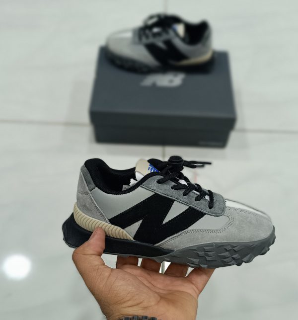 کتونی بچه گانه نیوبالانس اکس سی ۷۲ مشکی طوسی New Balance XC-72 - Image 2