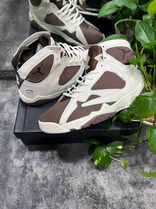 نایک ایر جردن ۷ تراویس اسکات سفید قهوه‌ای Nike air jordan 7 Travis Scott - Image 2