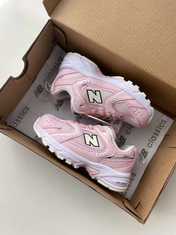 کتونی بچه گانه نیوبالانس ۵۳۰ صورتی New balance 530