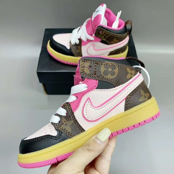 کتونی بچه گانه نایک ایر جردن ۱ ساقدار لویی ویتون صورتی قهوه ای Nike air jordan 1 Louis Vuitton