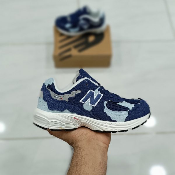 کتونی بچه گانه نیوبالانس ۲۰۰۲ آر سورمه ای New balance 2002r - Image 2