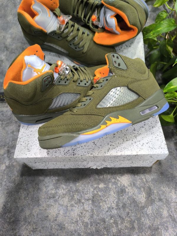 نایک ایر جردن ۵ زیتونی Nike air jordan 5 Olive - Image 2