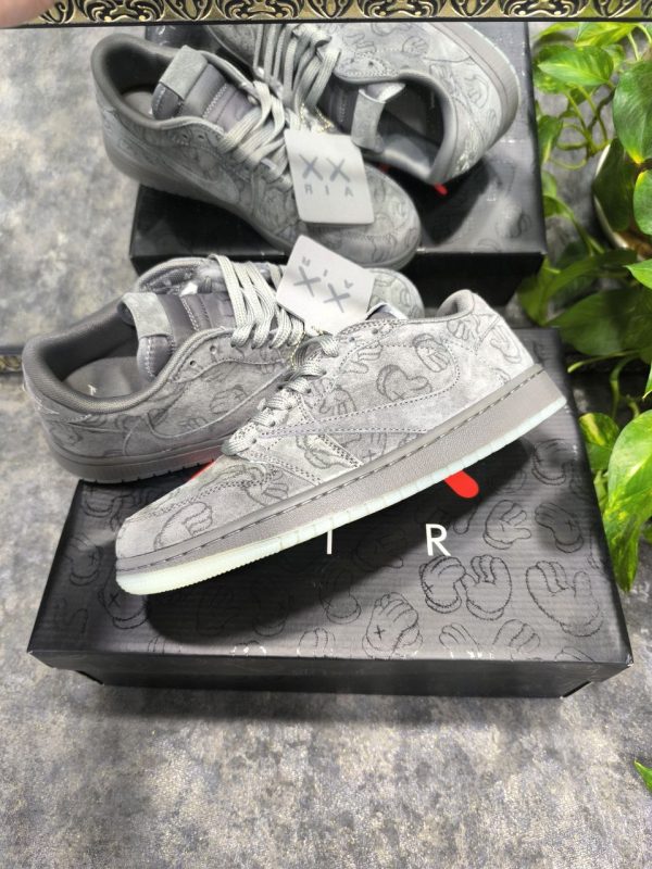 نایک جردن ۱ بدون ساق تراویس اسکات کواز طوسی Nike air jordan 1 low Travis Scott kaws gray - Image 2