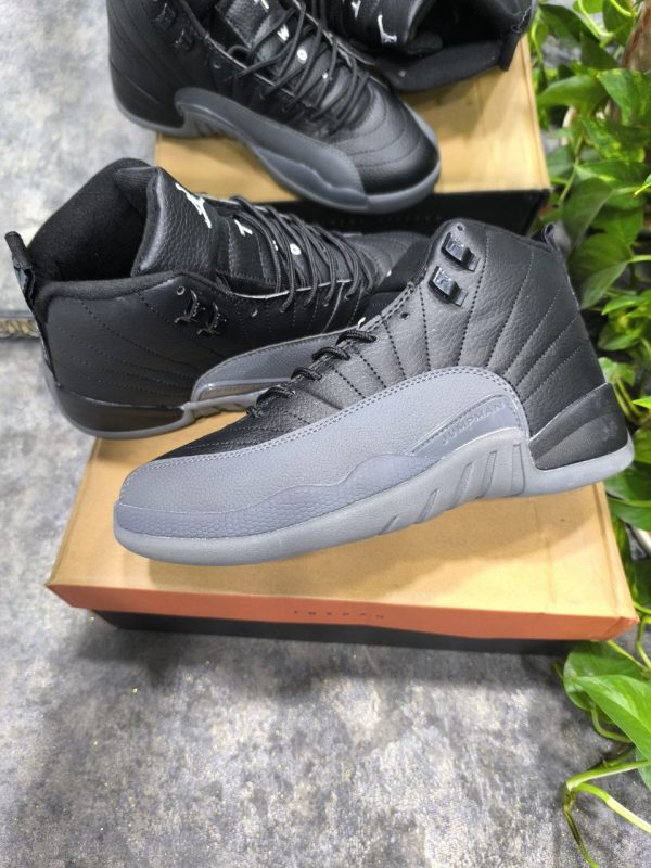 نایک ایر جردن ۱۲ طوسی مشکی Nike air jordan 12 black gray - Image 2