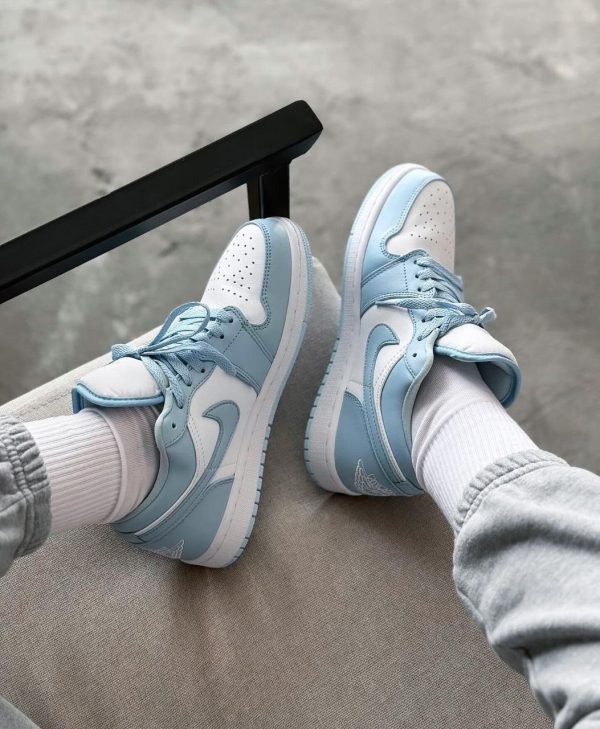 نایک ایر جردن ۱ بدون ساق یخی آبی سفید Nike jordan 1 low Ice blue