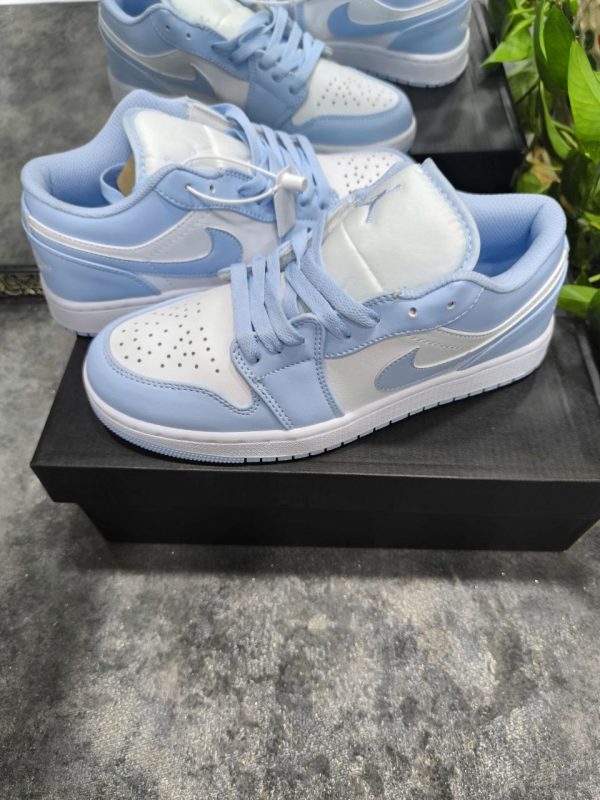 نایک ایر جردن ۱ بدون ساق یخی آبی سفید Nike jordan 1 low Ice blue - Image 3