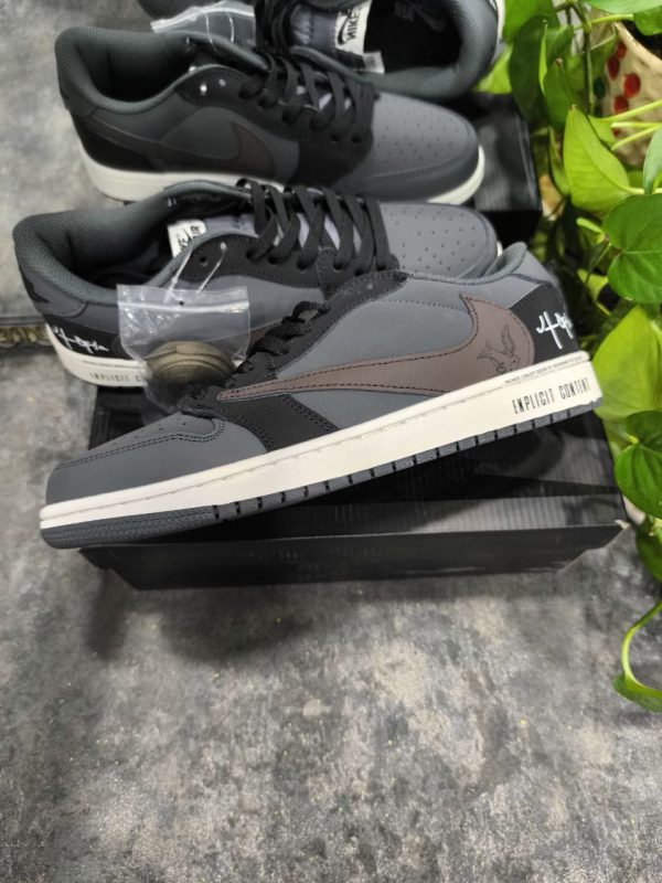 نایک ایر جردن ۱ بدون ساق تراویس اسکات یوتوپیا مشکی قهوه ای Nike air jordan 1 low Travis Scott Utopia - Image 2