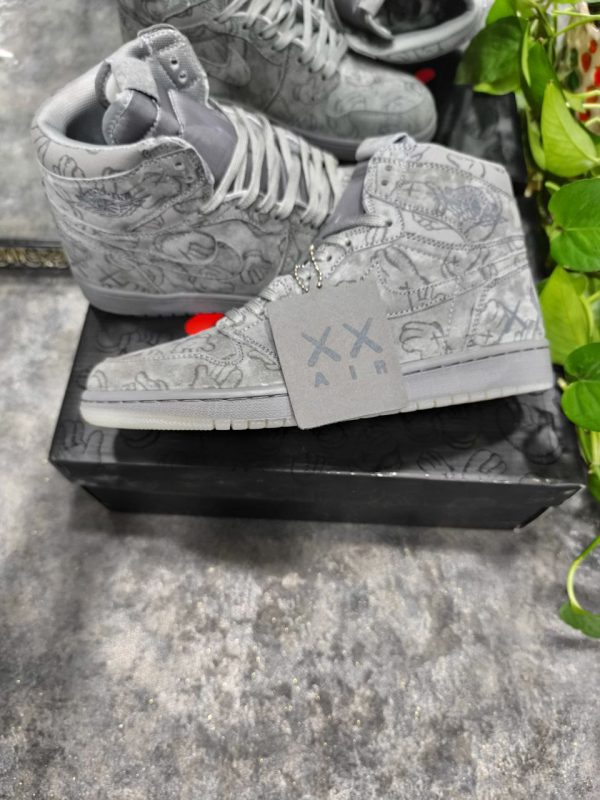 نایک ایر جردن ۱ ساقدار کواز طوسی  Nike air jordan 1 kaws gray - Image 2