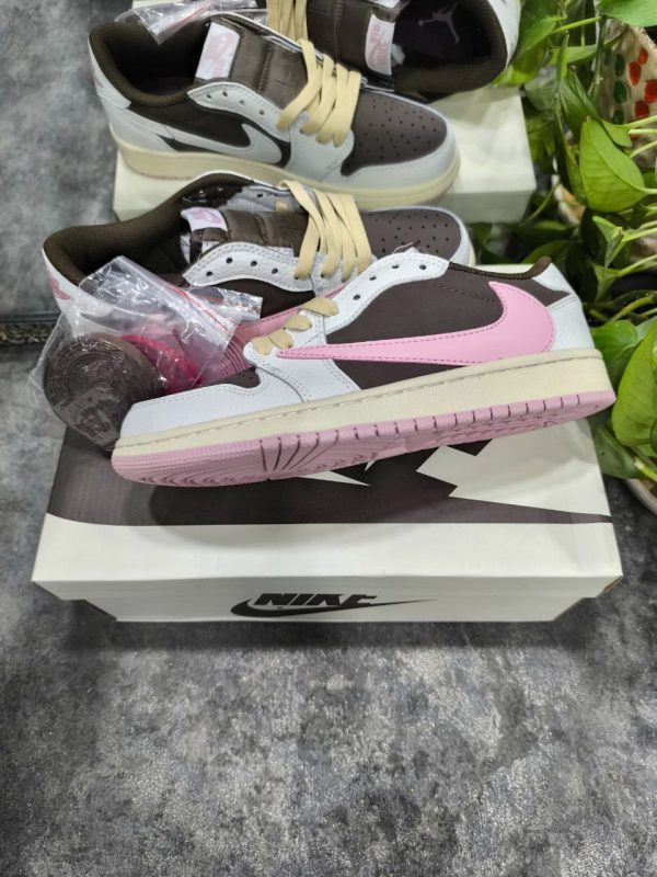 نایک ایر جردن ۱ بدون ساق تراویس اسکات پونی قهوه ای صورتی Nike air jordan 1 travis scott dark pony - Image 2