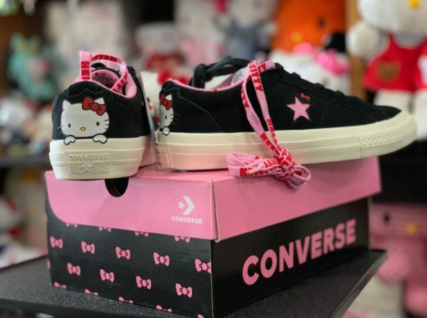 کانورس آل استار بدون ساق ۱۹۷۰ هلو‌ کیتی صورتی مشکی Converse all star 1970 low Hello Kitty