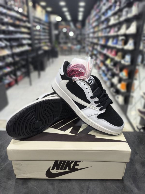 نایک ایر جردن ۱ تراویس اسکات بدون ساق سفید مشکی Nike air jordan 1 low Travis Scott Black and white - Image 2