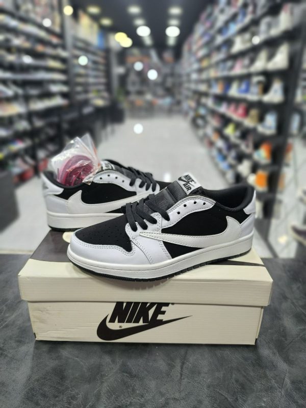 نایک ایر جردن ۱ تراویس اسکات بدون ساق سفید مشکی Nike air jordan 1 low Travis Scott Black and white - Image 3